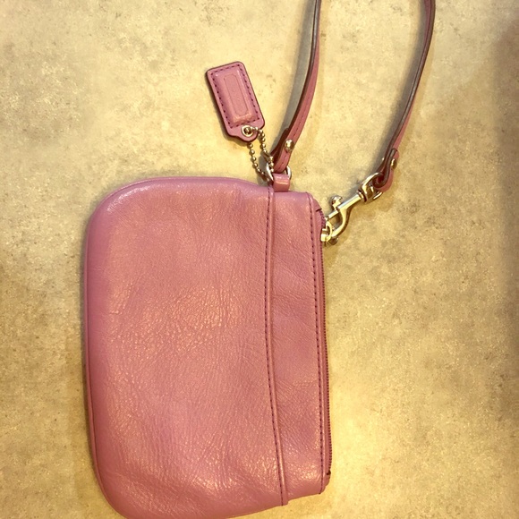 Coach wristlet - Picture 1 of 1